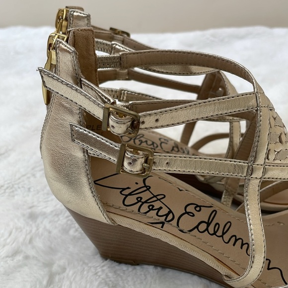 LIBBY EDELMAN WEDGE SANDALS - Picture 5 of 5